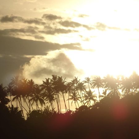 Private Beach House In Mirissa Bagian luar foto