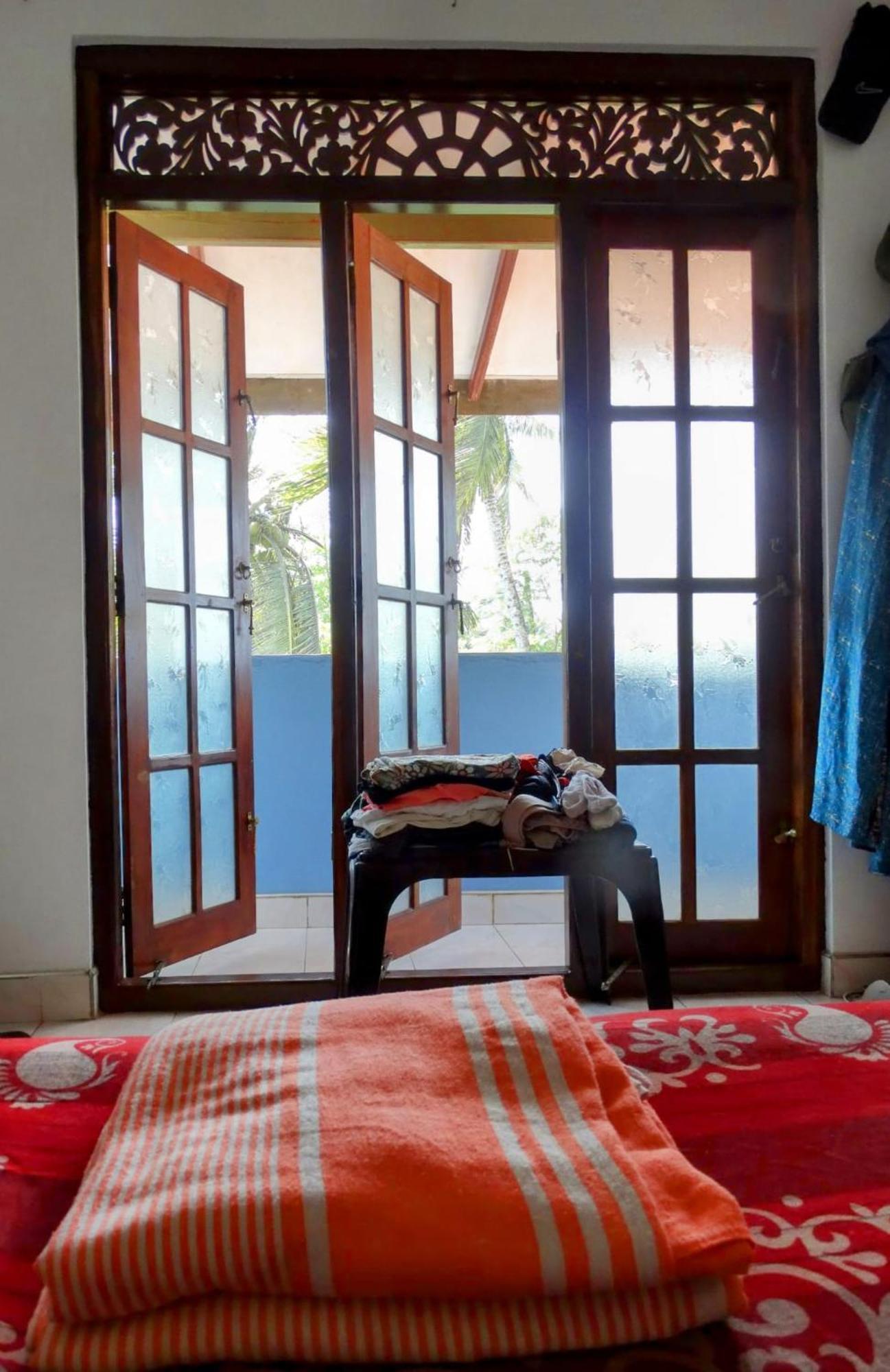 Private Beach House In Mirissa Bagian luar foto
